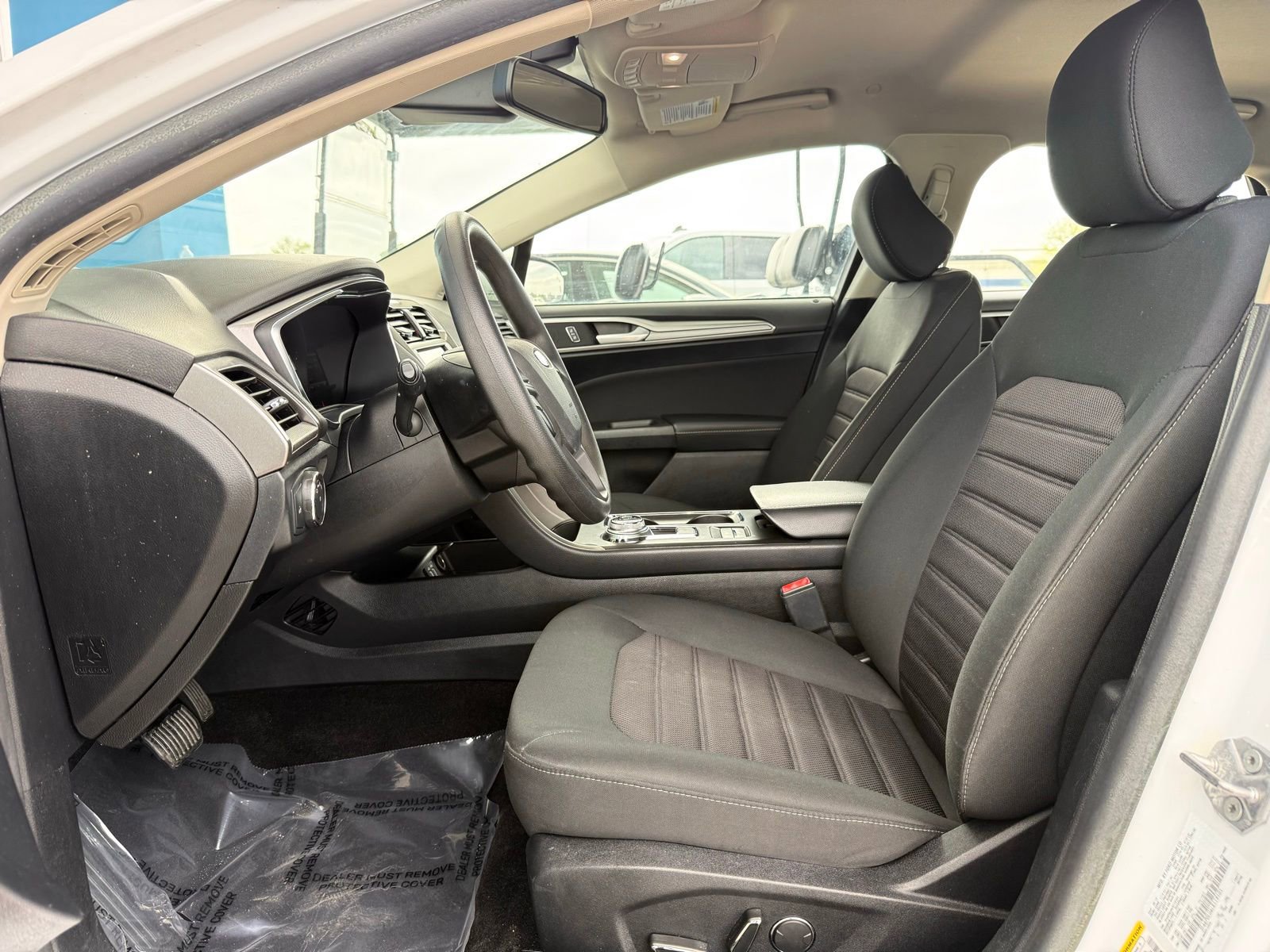 Used 2020 Ford Fusion SE image 16