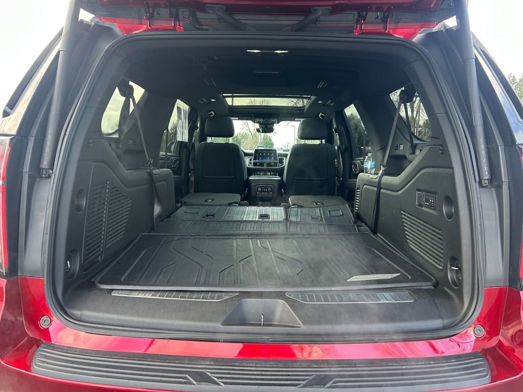 Used 2023 Chevrolet Suburban High Country image 24