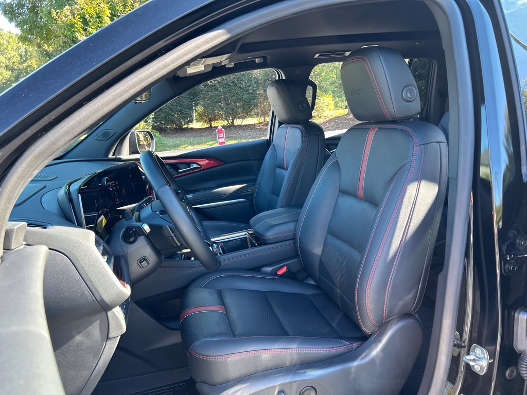 Used 2024 Chevrolet Traverse RS w/ LPO, Floor Liner Package FWD image 37