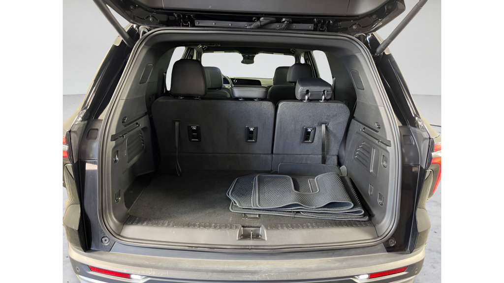 Used 2025 Chevrolet Traverse LT AWD/4WD image 21