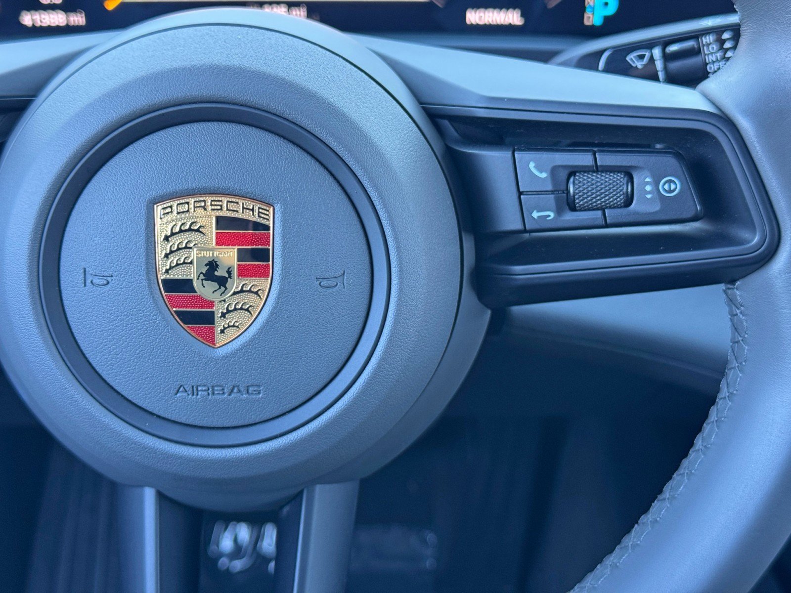 Used 2020 Porsche Taycan 4S image 23