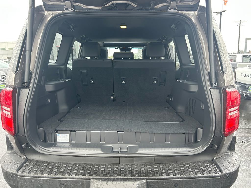Used 2025 Toyota Land Cruiser PREMIUM image 24