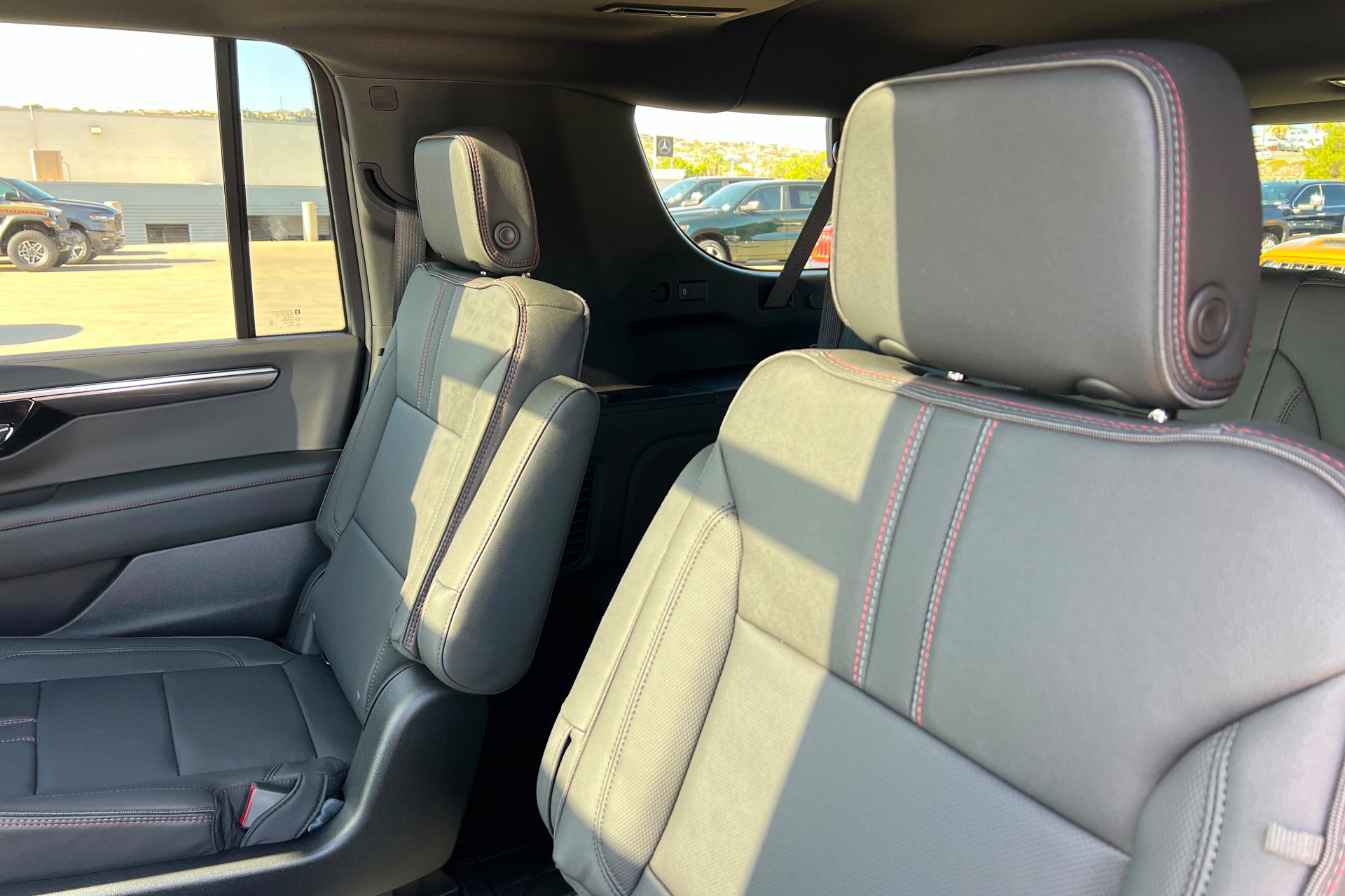 New 2026 Chevrolet Suburban RST w/ Comfort Package AWD/4WD image 22