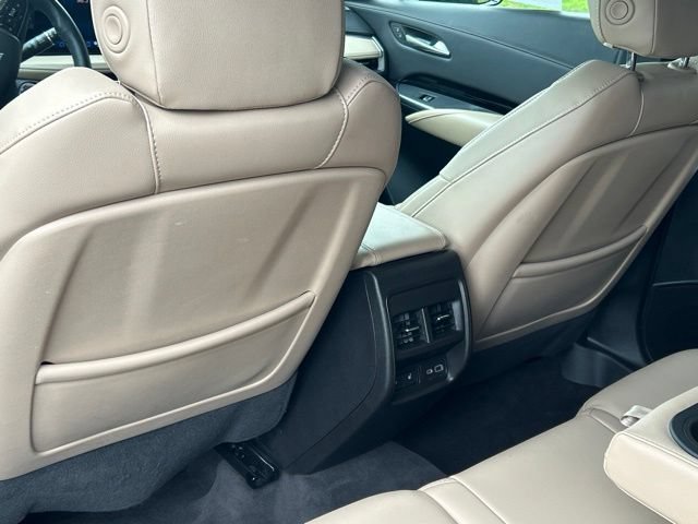 Used 2024 Cadillac XT4 Luxury w/ Cold Weather Package AWD/4WD image 35