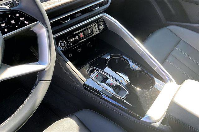 Used 2025 Audi Q5 Premium w/ 19" Wheel Package AWD/4WD image 18