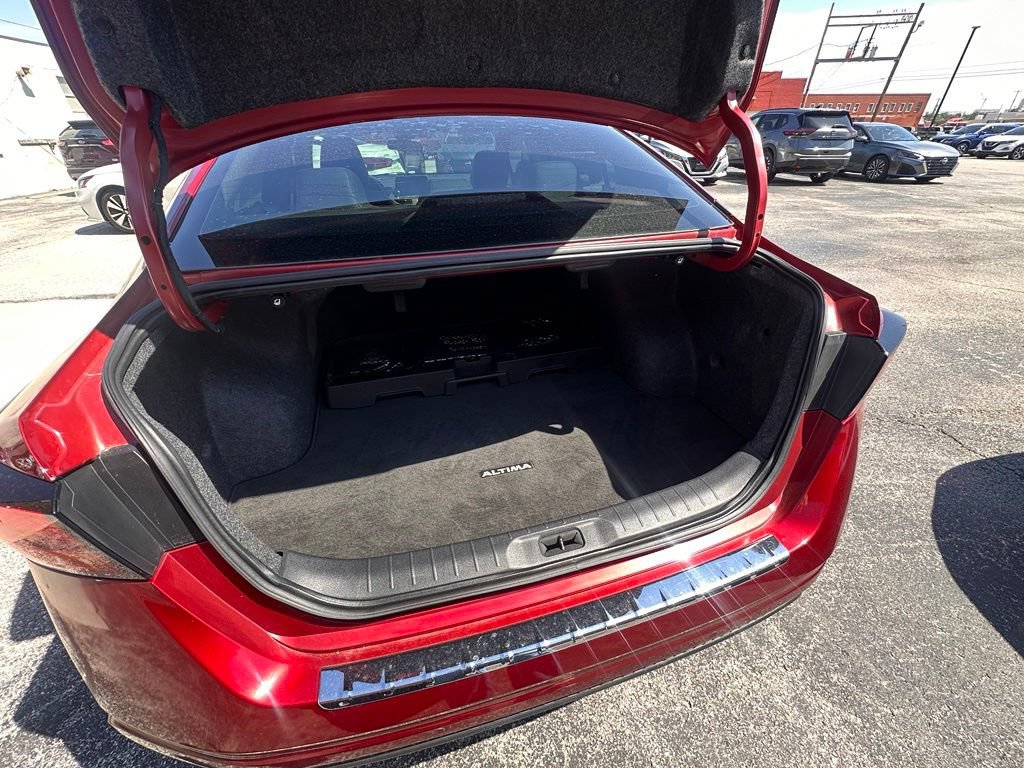 Used 2021 Nissan Altima 2.5 SR w/ SR Premium Package FWD image 5