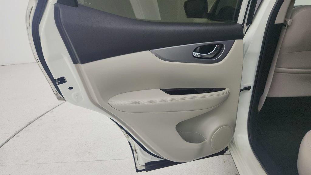 Used 2020 Nissan Rogue Sport SL FWD image 21