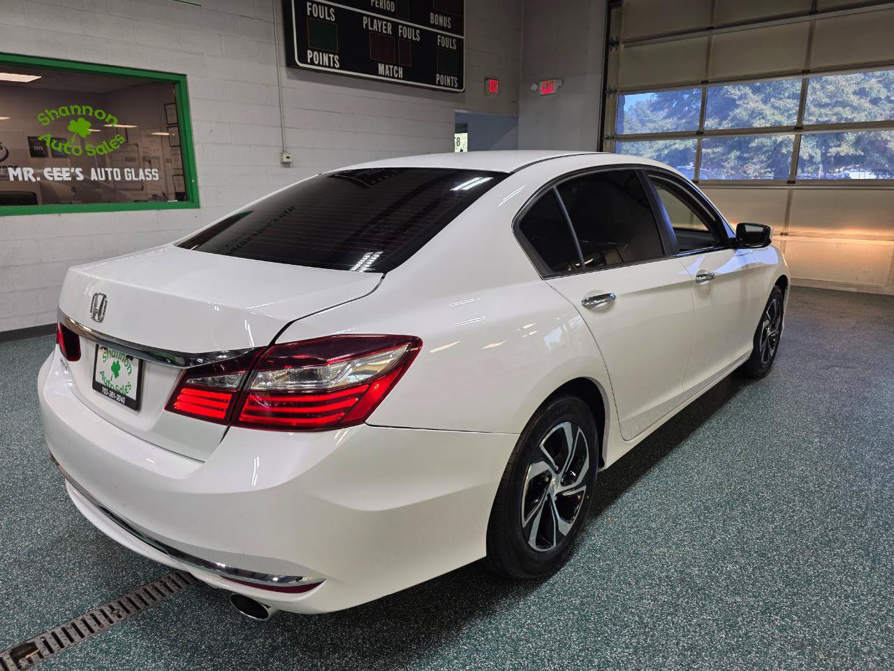 Used 2016 Honda Accord LX image 6