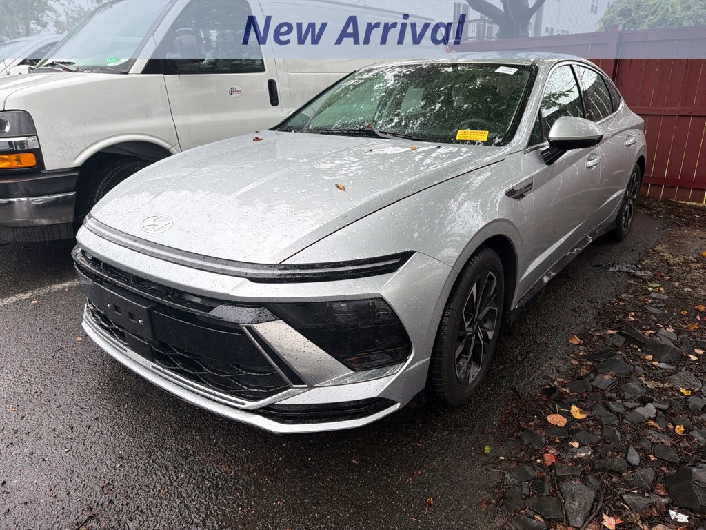 Used 2025 Hyundai Sonata SEL FWD image 1