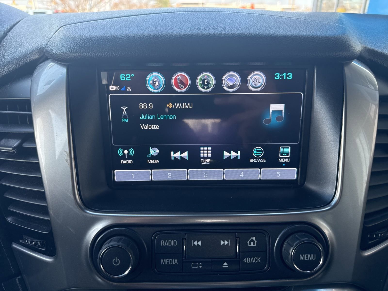 Used 2019 Chevrolet Tahoe LT w/ LT Signature Package image 25