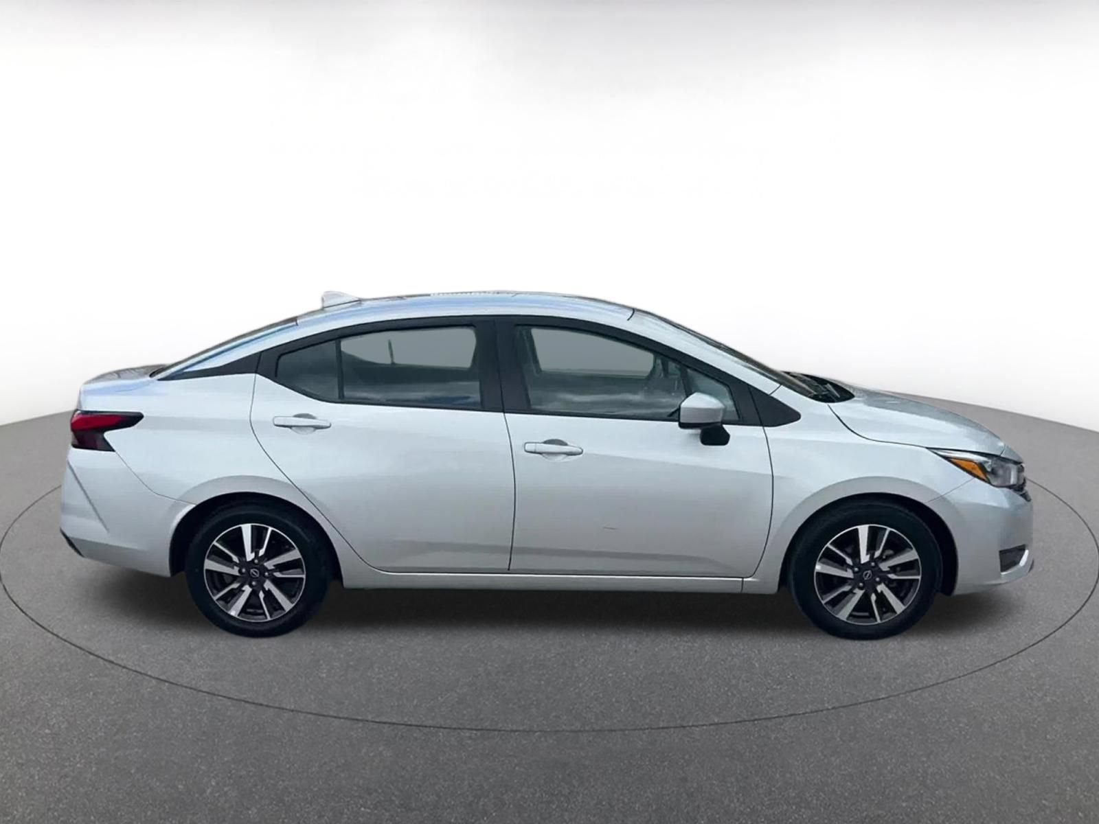 Used 2025 Nissan Versa SV FWD image 16