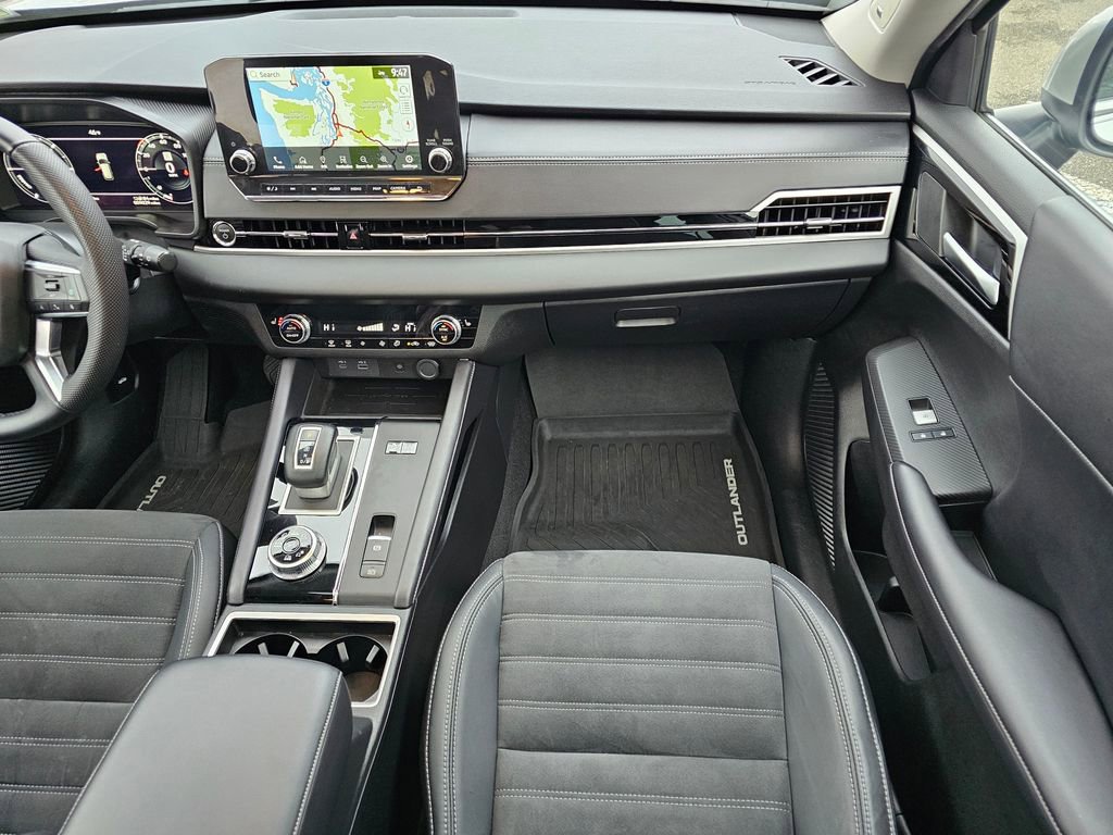 Used 2023 Mitsubishi Outlander SE image 14