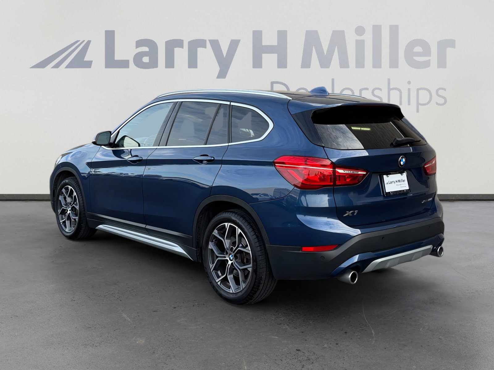 Used 2021 BMW X1 xDrive28i w/ Convenience Package image 3