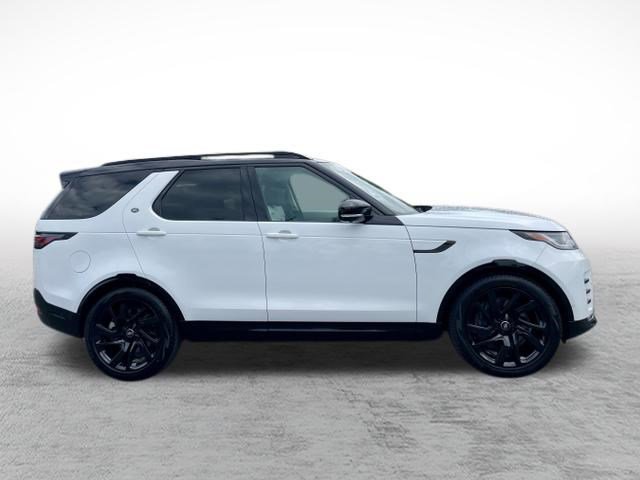 Used 2025 Land Rover Discovery Dynamic SE AWD/4WD image 4