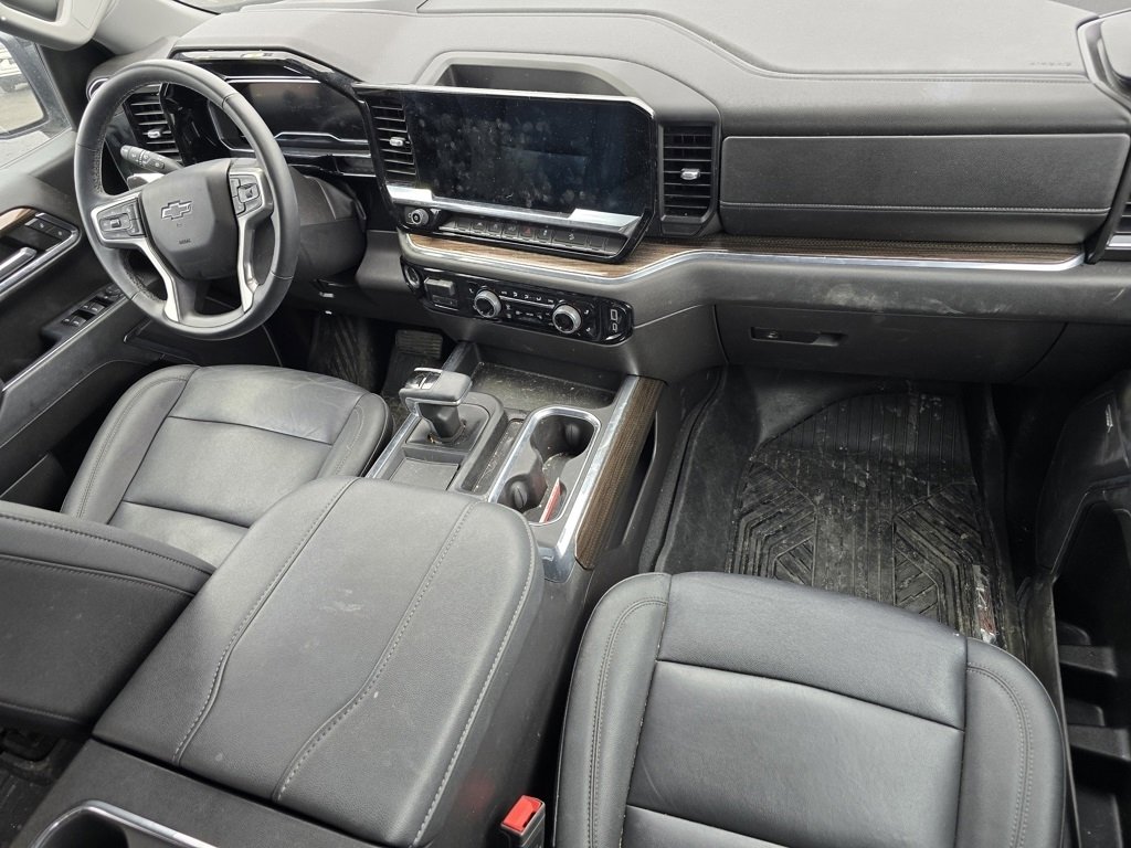 Used 2024 Chevrolet Silverado 1500 LT Trail Boss w/ Convenience Package II image 16