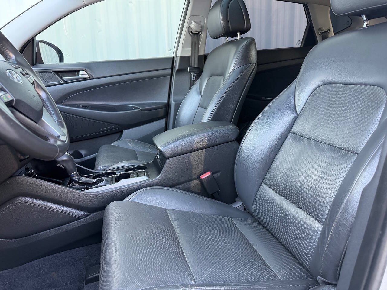 Used 2016 Hyundai Tucson Limited w/ Option Group 03 FWD image 17
