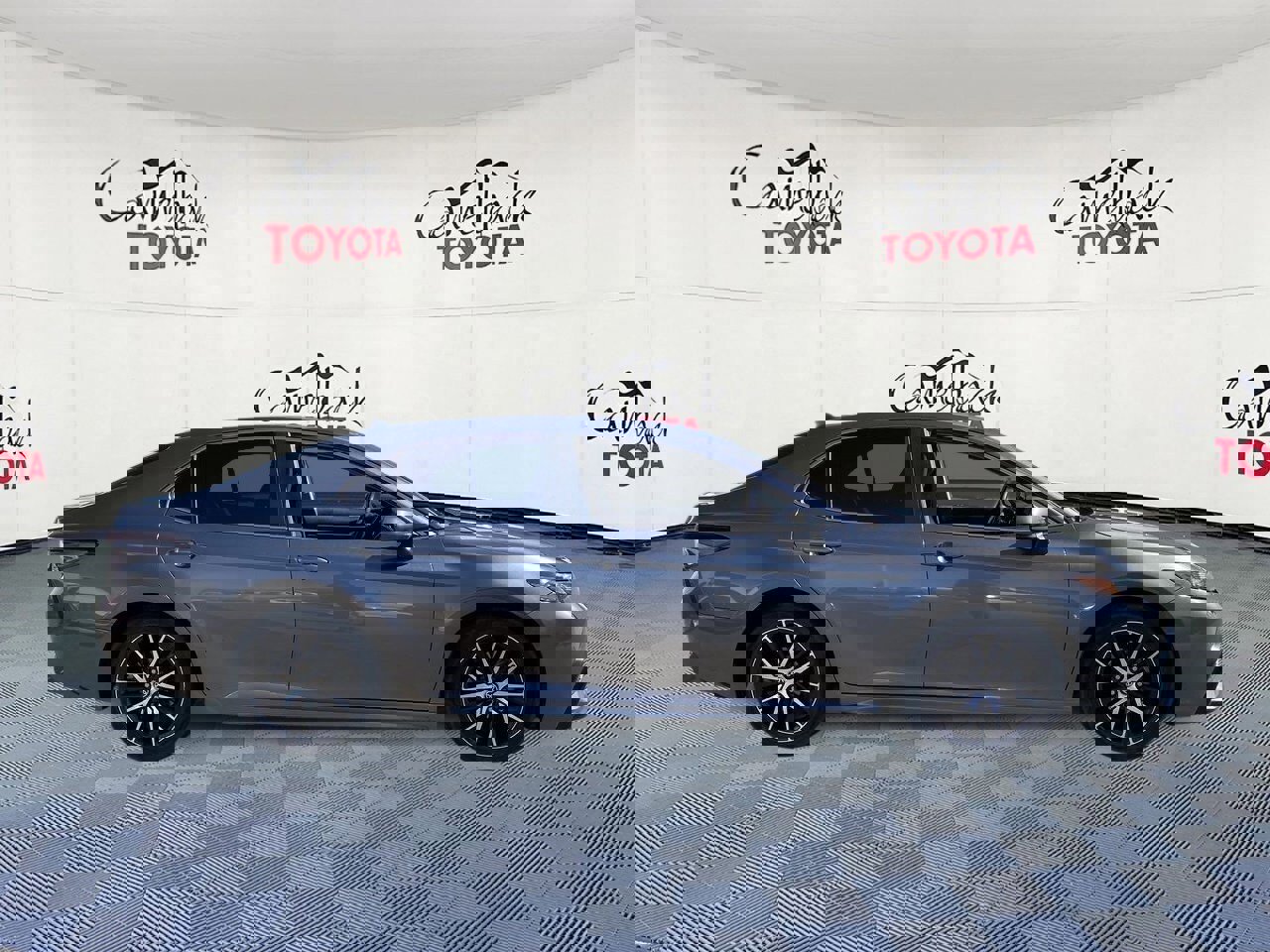 Used 2021 Toyota Camry SE w/ Carpet Mat Package (TMS) image 9