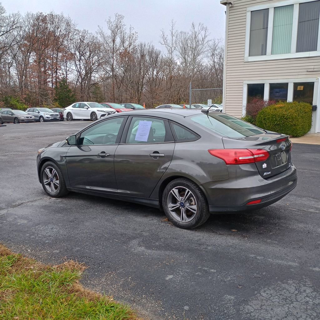 Used 2017 Ford Focus SE image 3