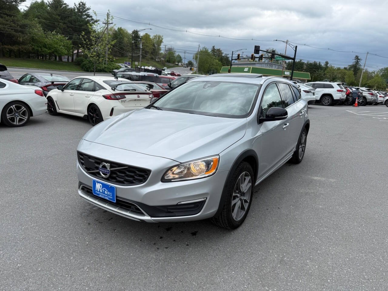 Used 2018 Volvo V60 T5 Cross Country w/ Convenience Package AWD/4WD image 2