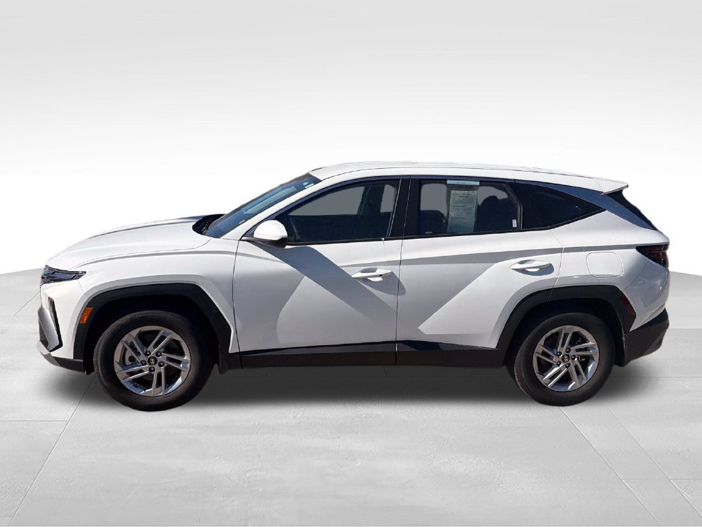 Used 2026 Hyundai Tucson SE FWD image 2