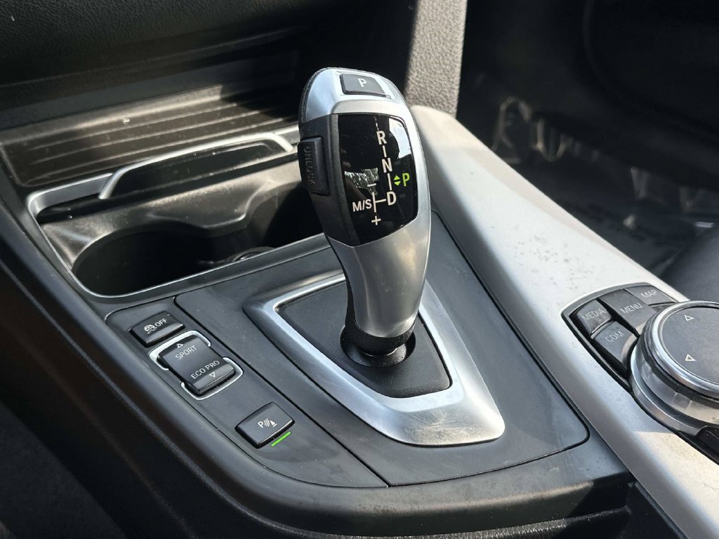 Used 2017 BMW 320i Sedan RWD image 46