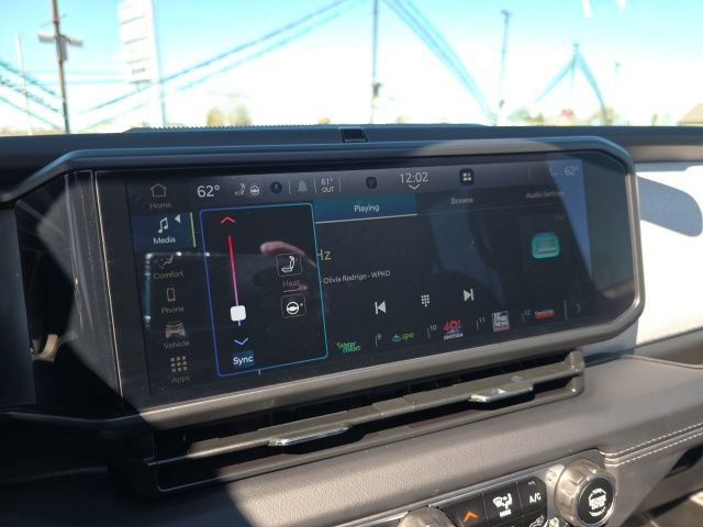 Used 2025 Jeep Wrangler Unlimited Sahara w/ Safety Group AWD/4WD image 23