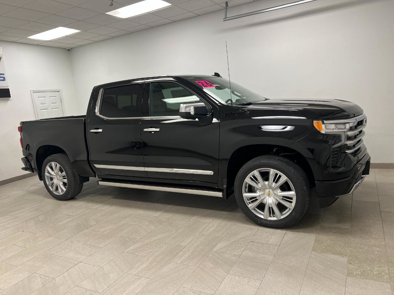 New 2026 Chevrolet Silverado 1500 High Country AWD/4WD image 10