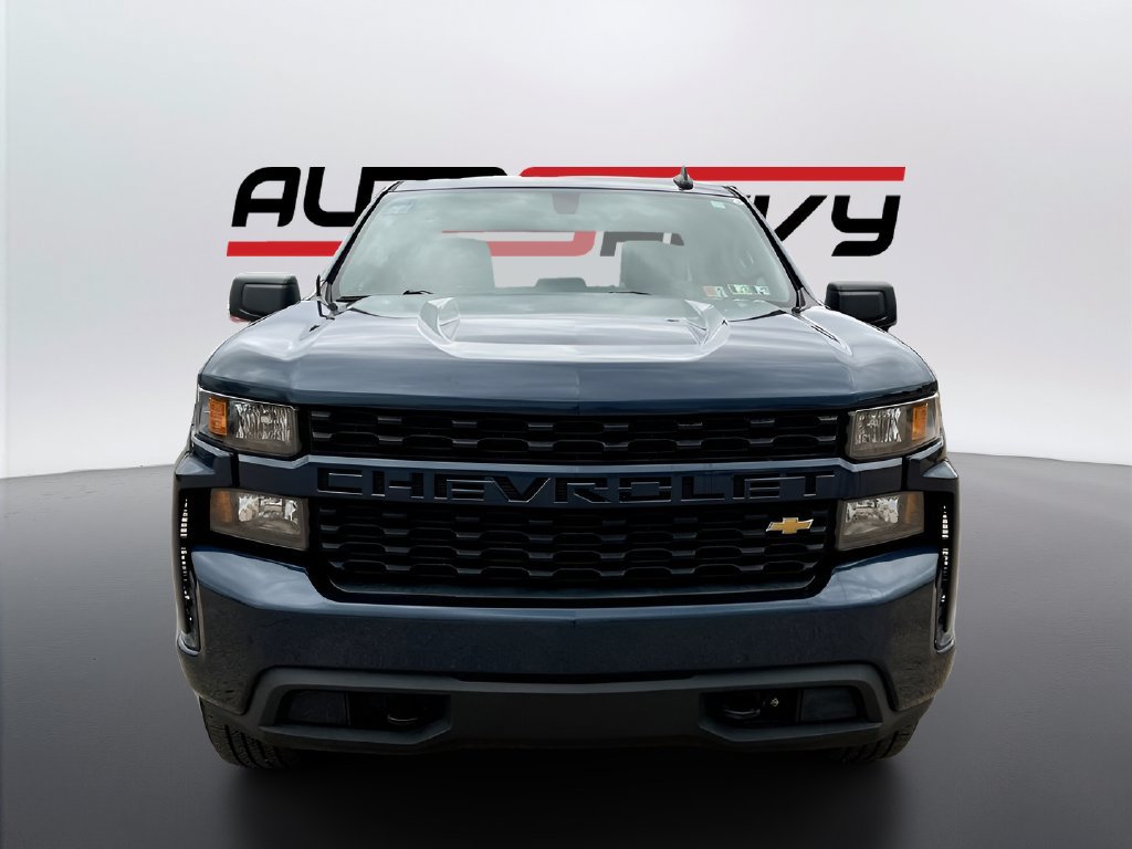 Used 2020 Chevrolet Silverado 1500 Custom w/ Custom Value Package AWD/4WD image 2