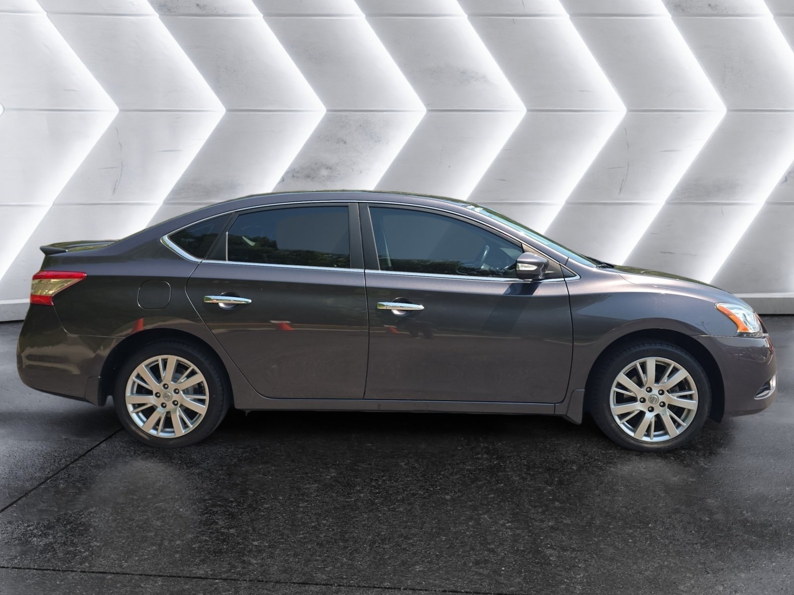 Used 2014 Nissan Sentra SL w/ Premium Package FWD image 6