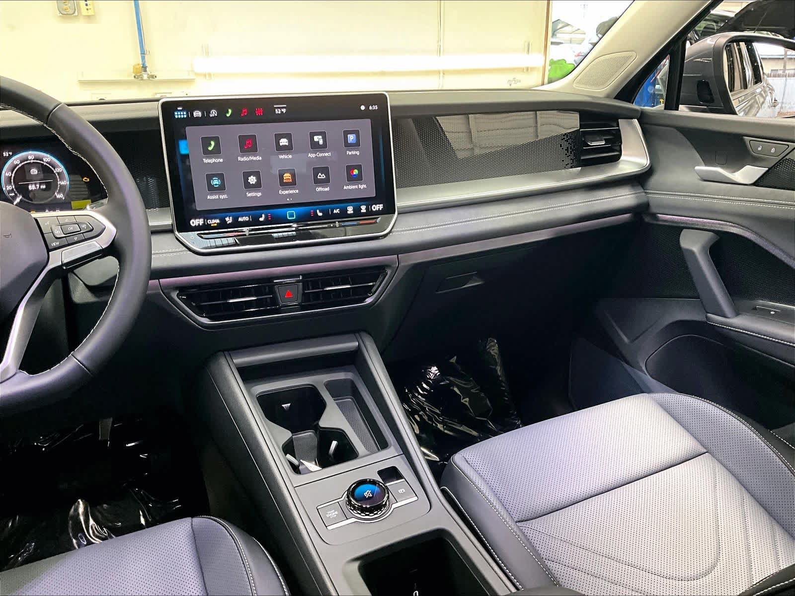 New 2026 Volkswagen Tiguan SE AWD/4WD image 6