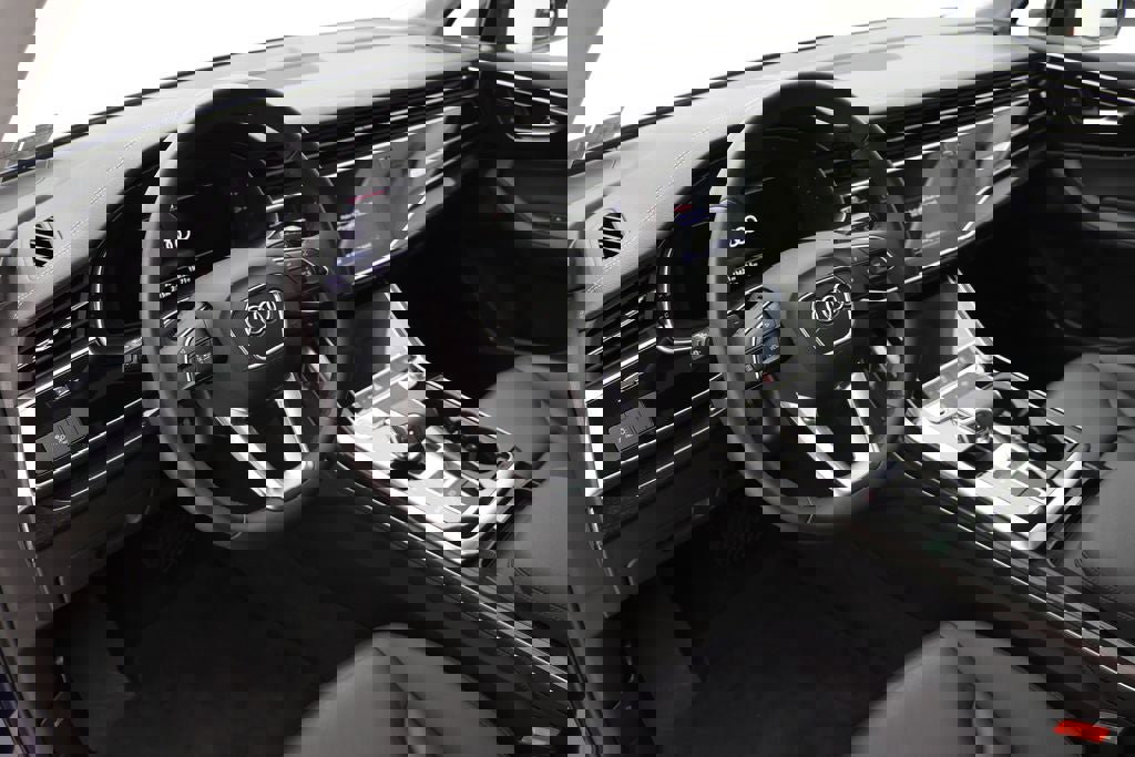 Used 2024 Audi Q7 2.0T Premium Plus image 12