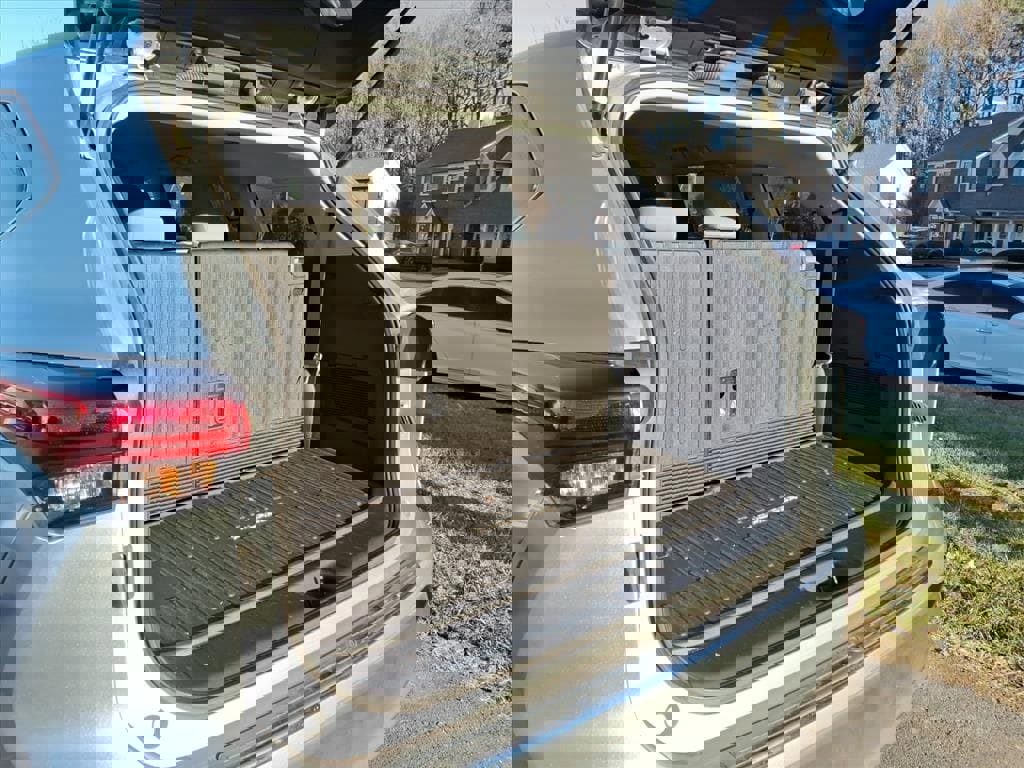 Used 2022 Toyota Highlander L image 25