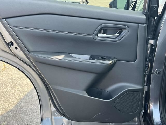 Used 2026 Nissan Rogue Dark Armor FWD image 17