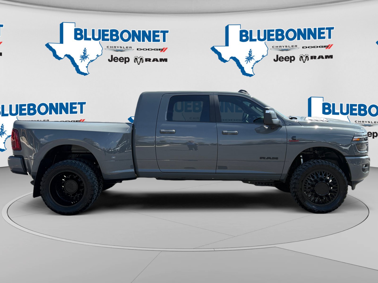 Used 2026 RAM 3500 Laramie w/ Night Edition AWD/4WD image 4