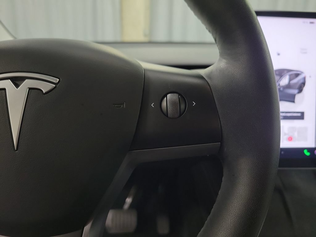 Used 2023 Tesla Model Y Long Range AWD/4WD image 27