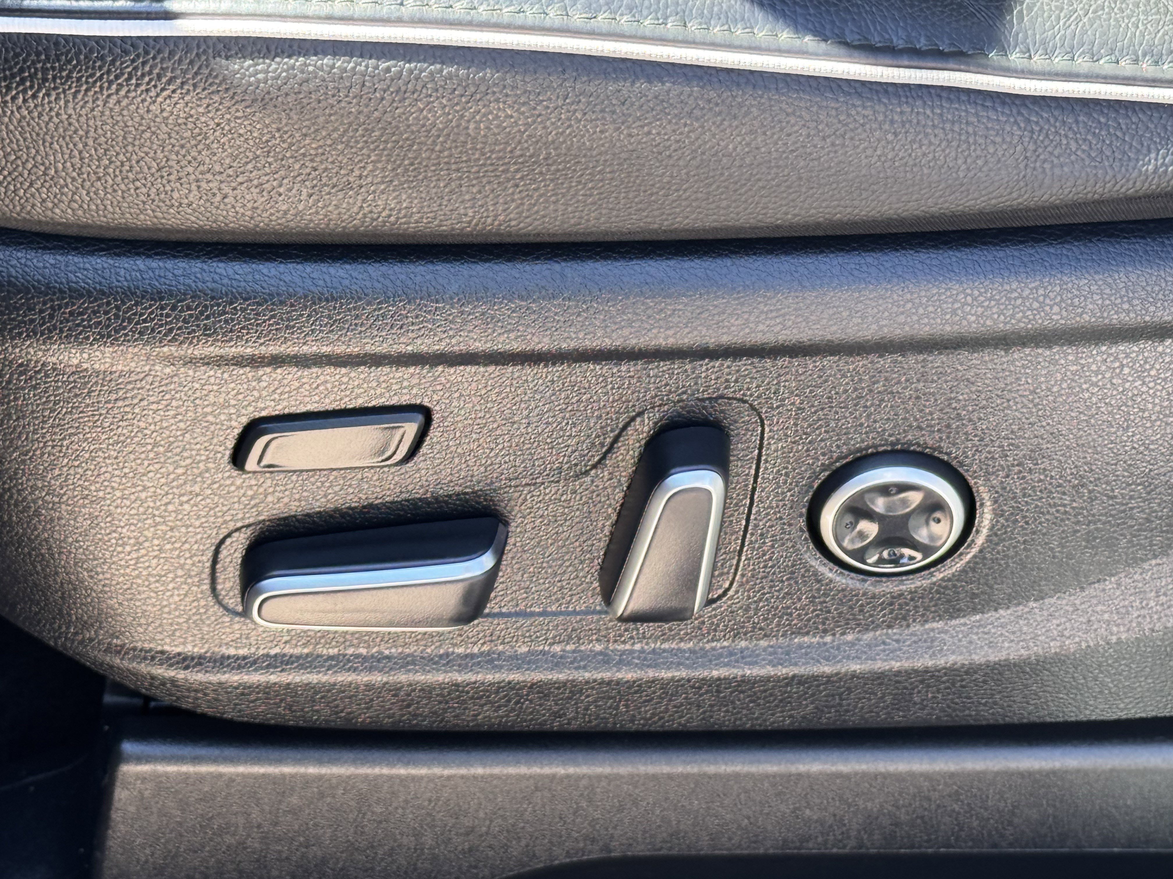 Used 2025 Hyundai Palisade Limited image 30