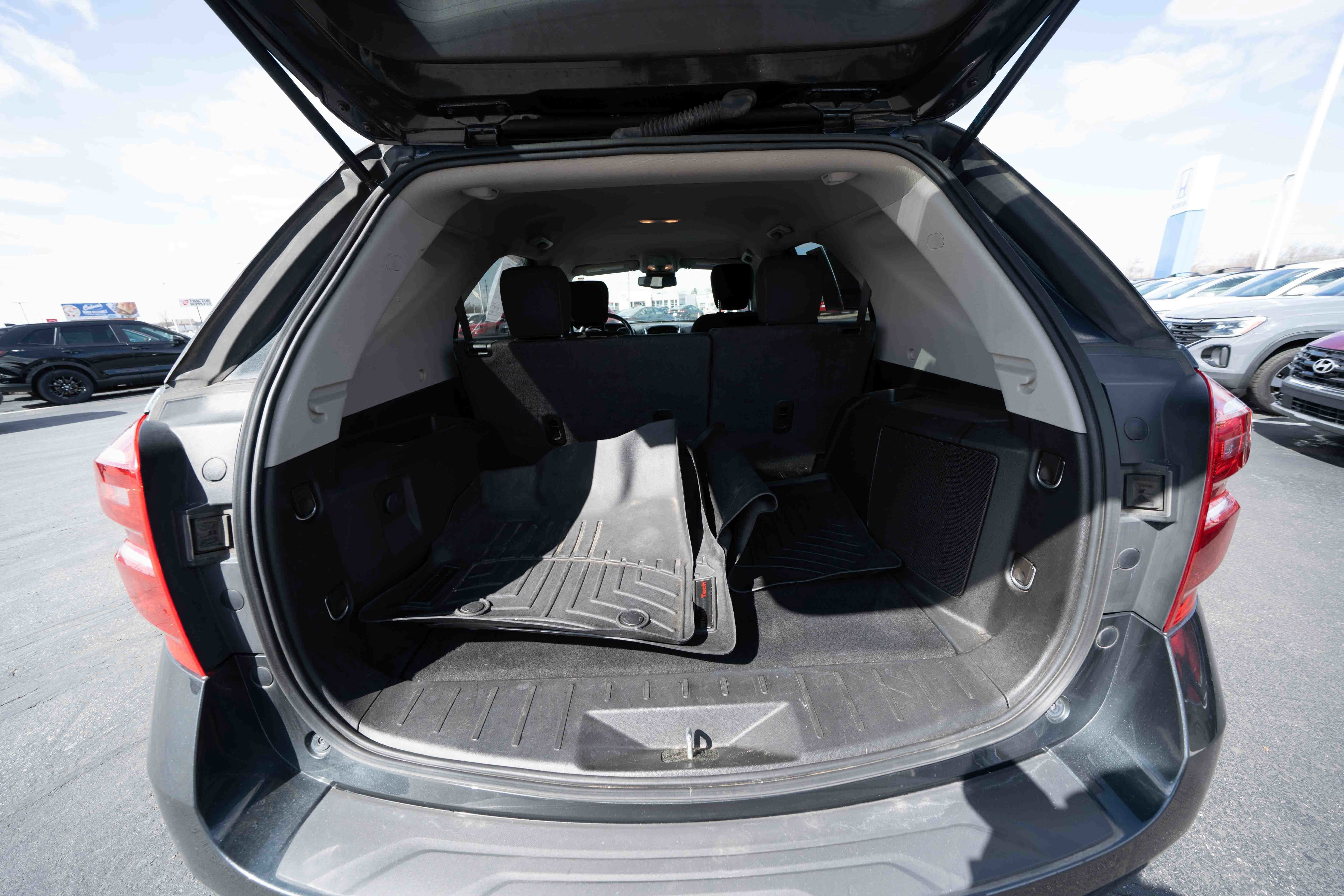 Used 2017 Chevrolet Equinox LT w/ Convenience Package image 28