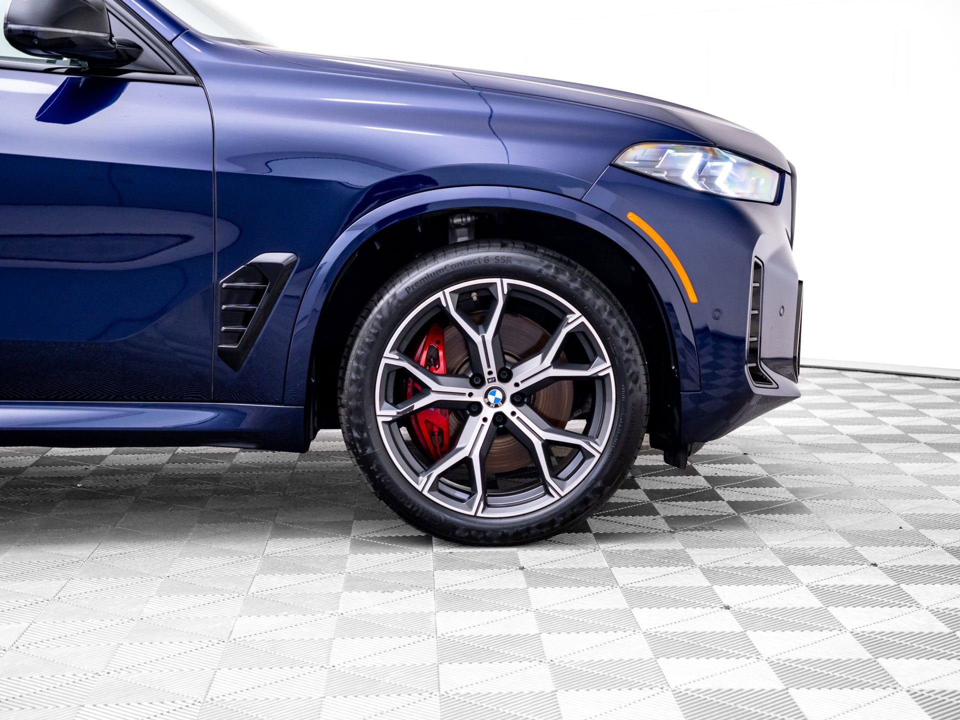 Certified 2025 BMW X5 M60i w/ Climate Comfort Package AWD/4WD image 36