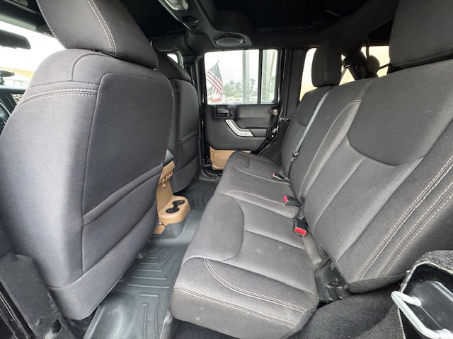 Used 2014 Jeep Wrangler Unlimited Sahara image 10