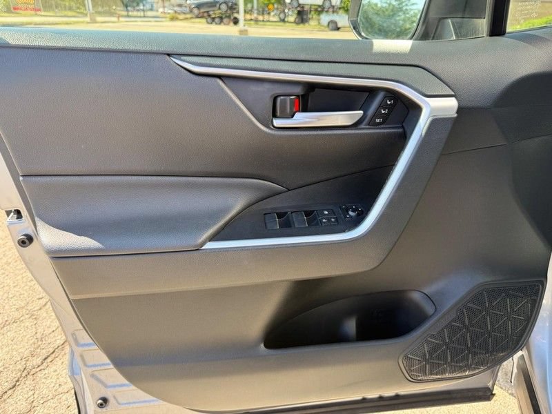Used 2020 Toyota RAV4 XLE Premium AWD/4WD image 19