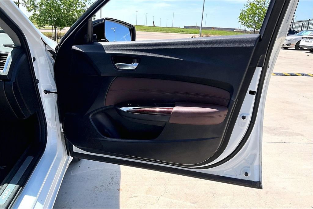 Used 2017 Acura TLX w/ Technology Package FWD image 22