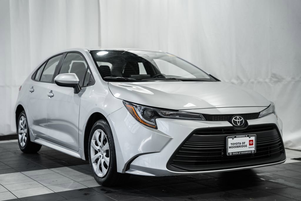 Used 2025 Toyota Corolla LE image 1