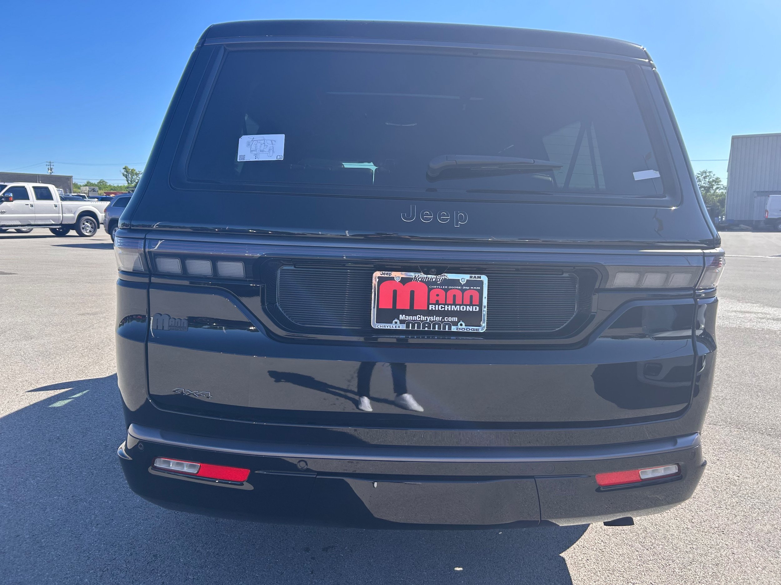 New 2026 Jeep Grand Wagoneer L Limited AWD/4WD image 4