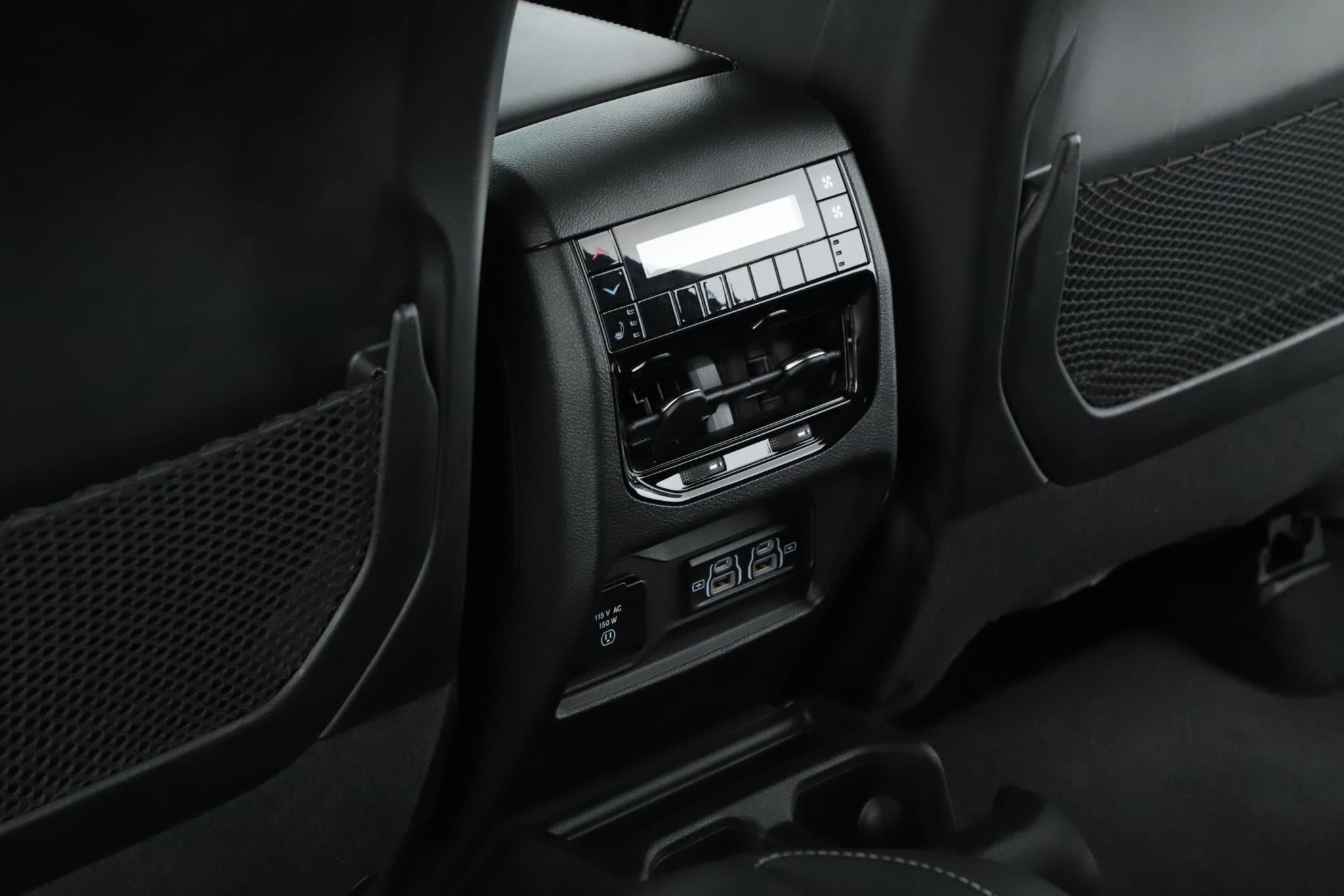 Used 2023 Jeep Grand Cherokee L Limited w/ Luxury Tech Group II image 7