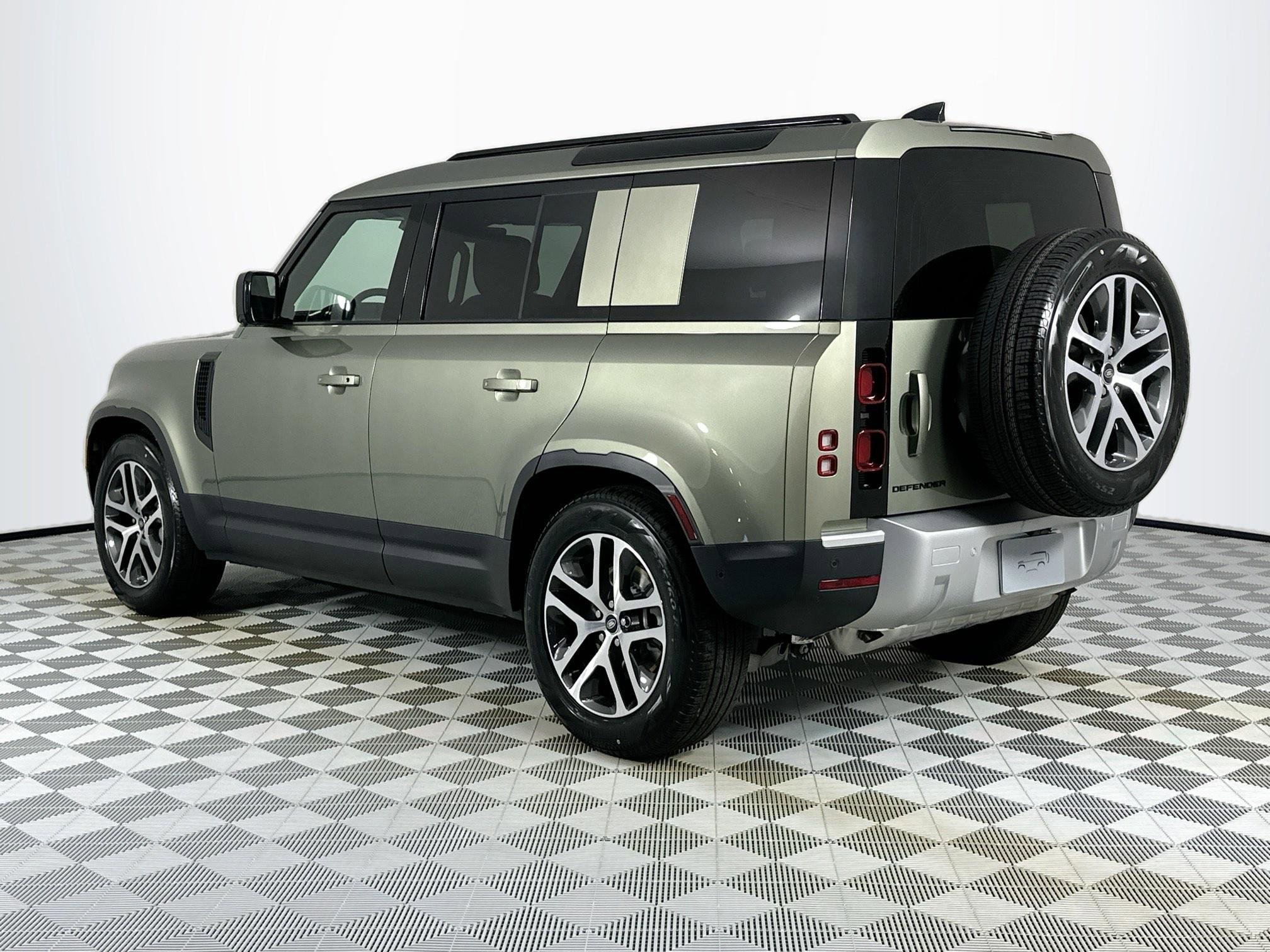 Used 2025 Land Rover Defender 110 S image 7