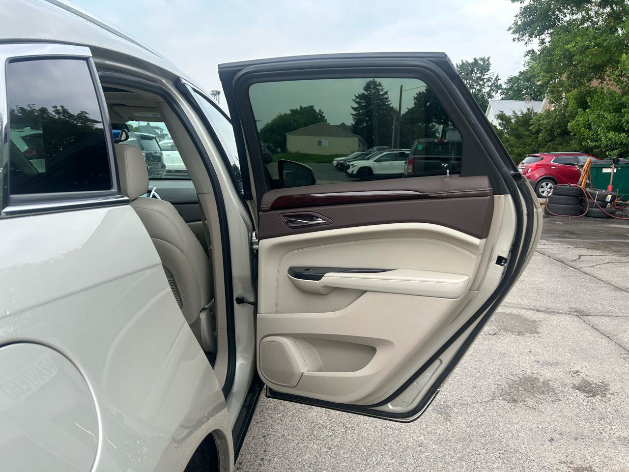 Used 2014 Cadillac SRX Performance AWD/4WD image 39