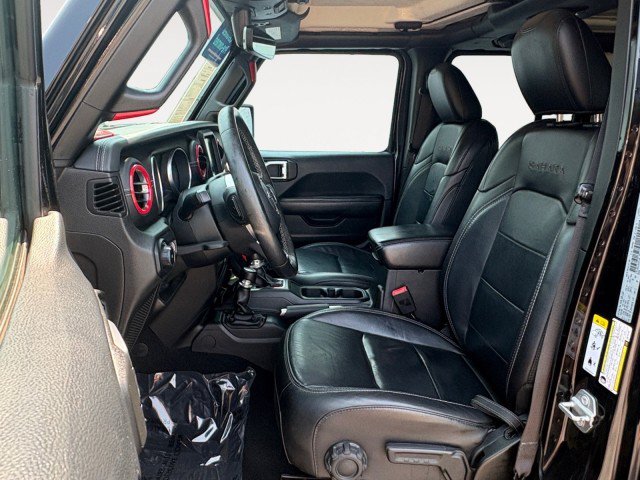 Used 2018 Jeep Wrangler Unlimited Sahara w/ Uconnect 4C Nav & Sound Group AWD/4WD image 2