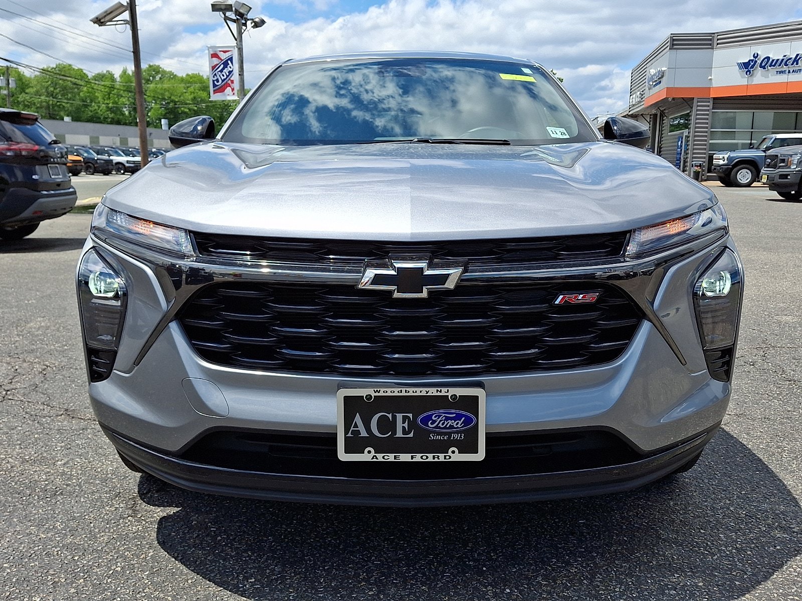 Used 2024 Chevrolet Trax RS w/ Driver Confidence Package FWD image 2