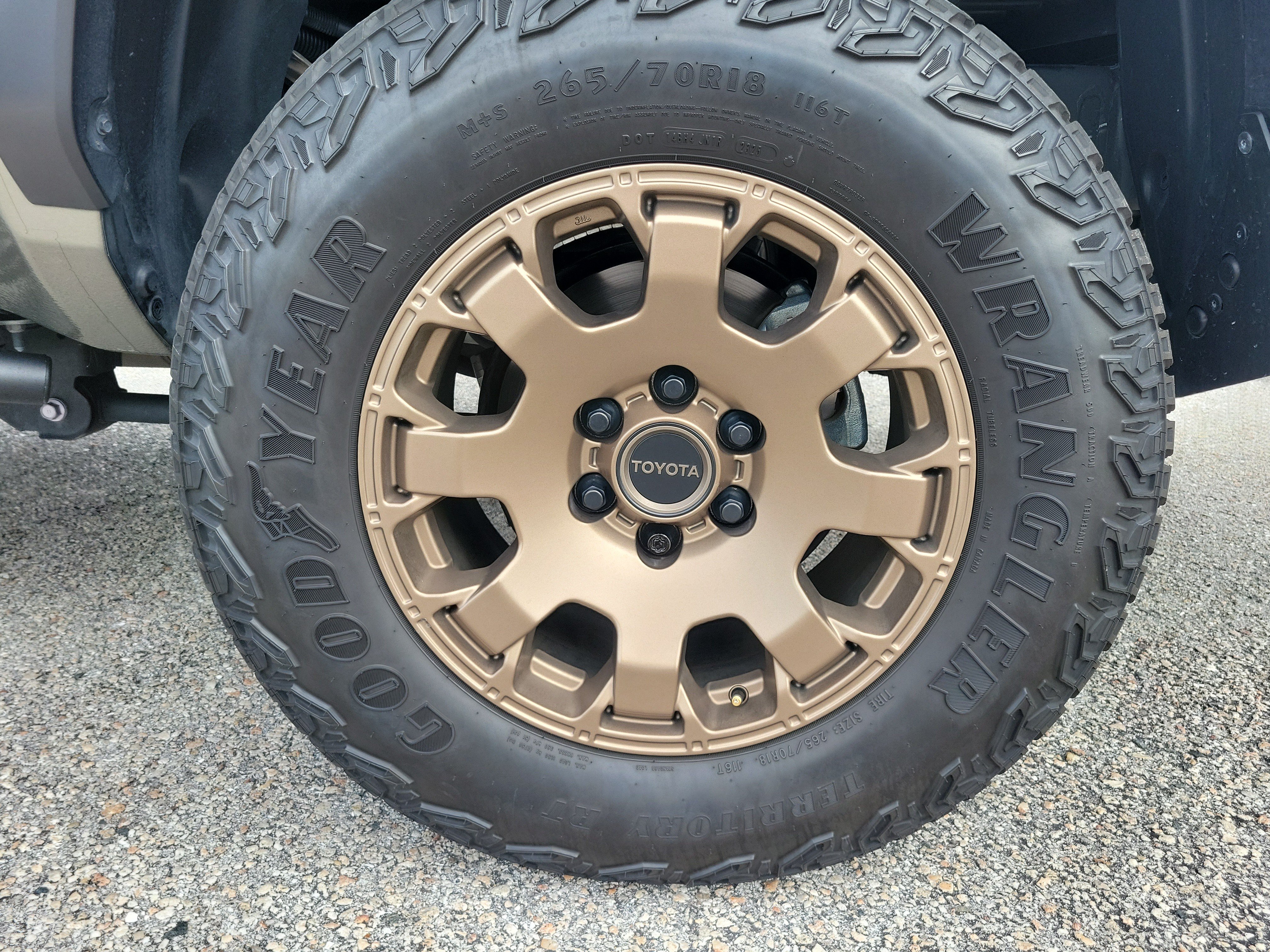 Used 2025 Toyota Tacoma 4x4 Double Cab Hybrid image 9