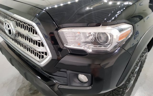 Used 2016 Toyota Tacoma TRD Off-Road image 9